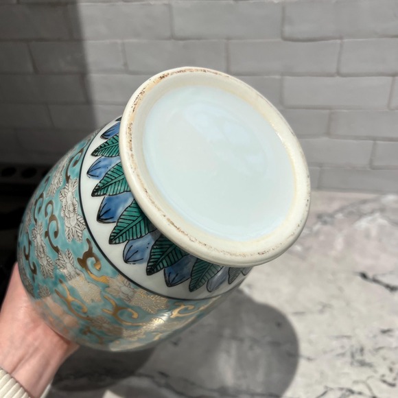 Vintage Imari Japanese Handpainted Vase - Picture 8 of 10